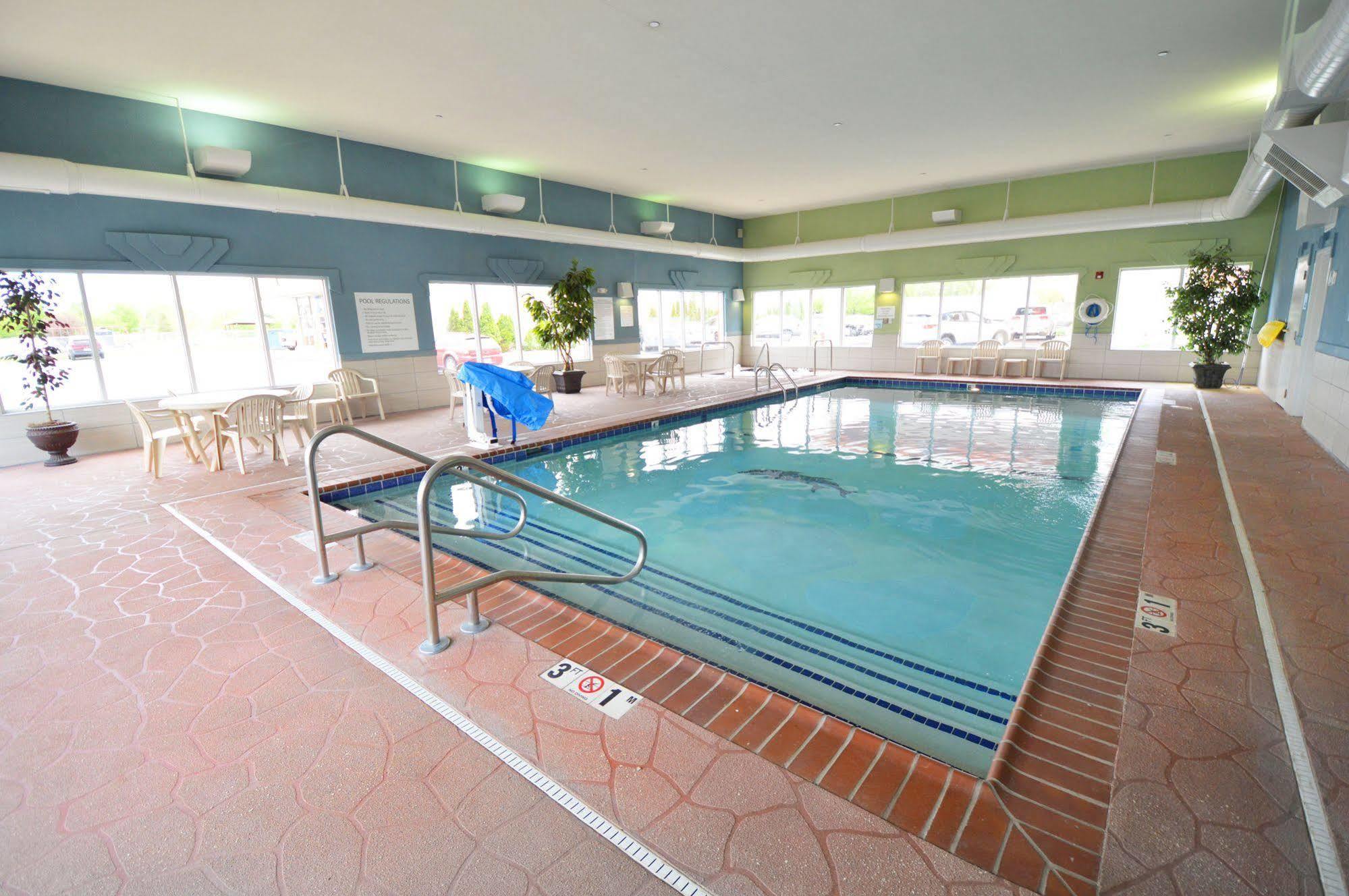 Holiday Inn Express Toledo-Oregon By Ihg Zewnętrze zdjęcie
